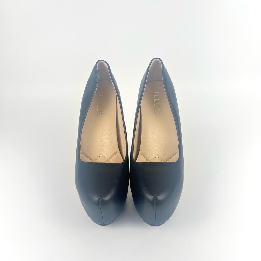 Classic Black Platform Heels with Stiletto Design